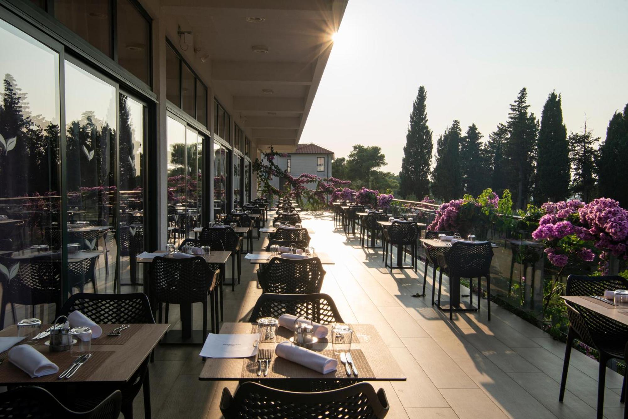 Aminess Vival Velaris Resort Supetar Luaran gambar